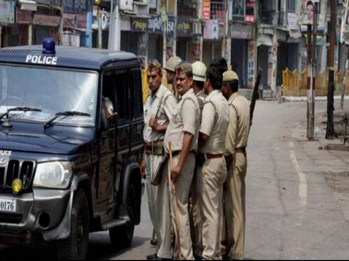 girl shot dead: প্রস্তাবে না, বিয়ের দু’দিন আগে মেয়ে ও বাবাকে গুলি চালিয়ে খুন করল ‘আশিক’! – stalker shoots dead 19-year-old, her father, two days before girl’s wedding at meerut