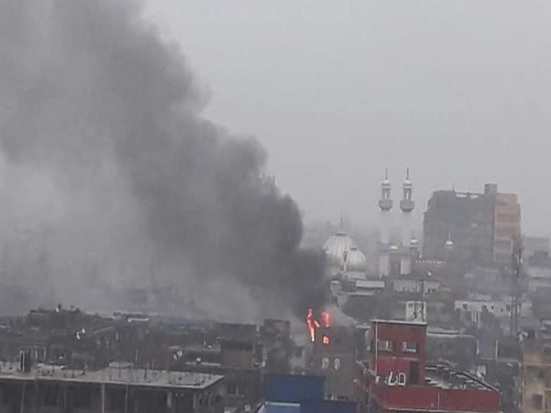 कोलकाता की ऐतिहासिक नाखुदा मस्जिद के पास भयावह आग, दमकल की 6 गाड़ियां मौके पर