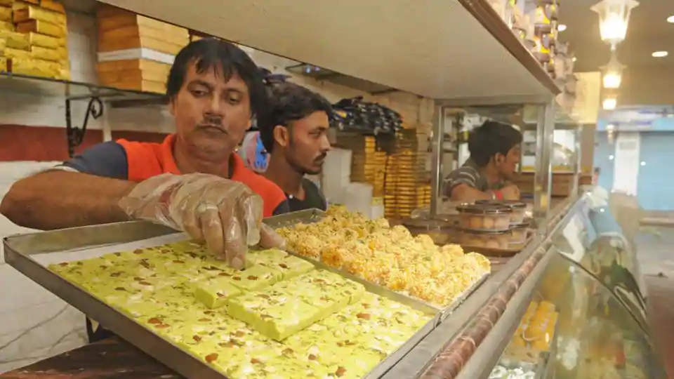 Herbs, spices and no sugar: Kolkata sweet shop makes sandesh to boost immunity amid Covid-19 – kolkata