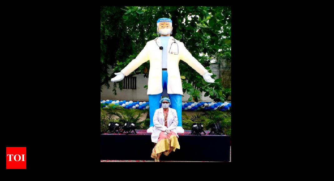 Kolkata hospital unveils statue to honor doctors | Kolkata News