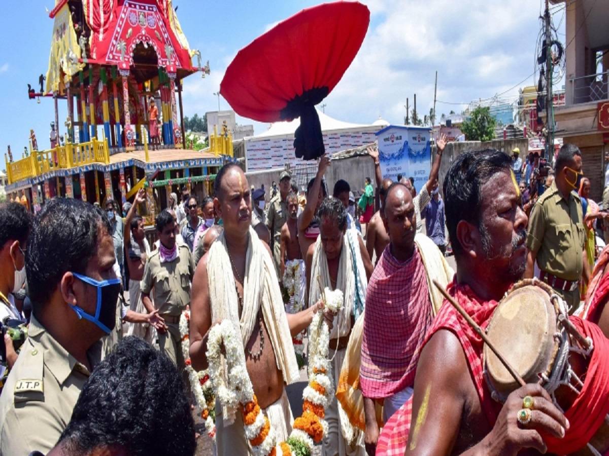 Supreme Court on Puri Rathyatra: পুরীর রথযাত্রা নিয়ে হৈহৈ, আদালতের আঙিনায় যখন ধর্ম… – in depth analysis of puri rathyatra case in supreme court by renowned advocate smarajit roy chowdhury