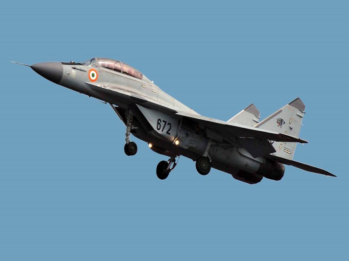 mig-29k fighter jets: চিনকে চাপে রাখতে লাদাখের বিমানঘাঁটিতে উড়িয়ে আনা হচ্ছে নৌবাহিনীর MiG-29K যুদ্ধবিমান – border tensions with chinaindian: navy to move mig-29k fighter jets to north amid border row with china