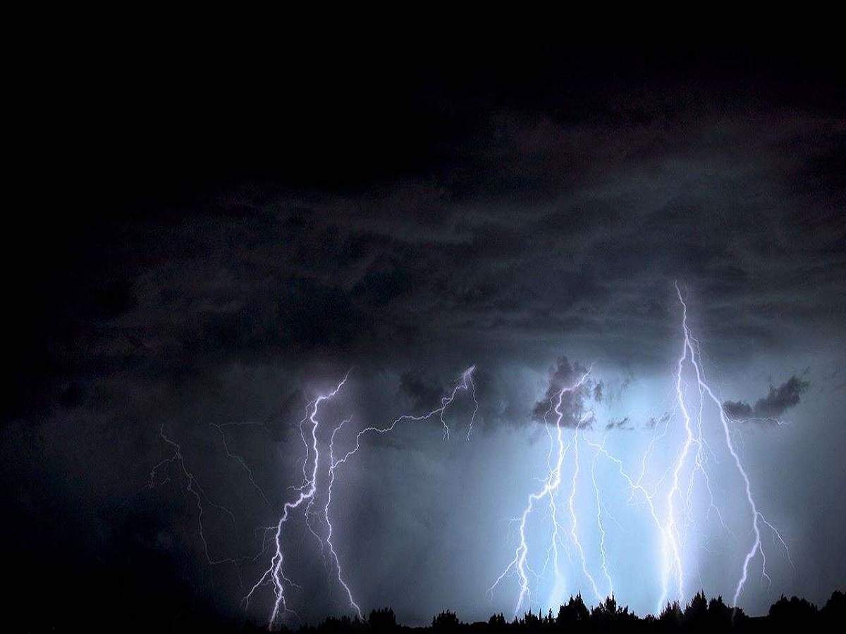 Lightning Strike kills: বিহারে বজ্রপাতে ফের ৬ জনের মৃত্যু, ৪ লক্ষ টাকা করে ক্ষতিপূরণ ঘোষণা নীতীশের – lightning strike kills six people in bihar; cm nitish kumar announces rs 4 lakh ex-gratia