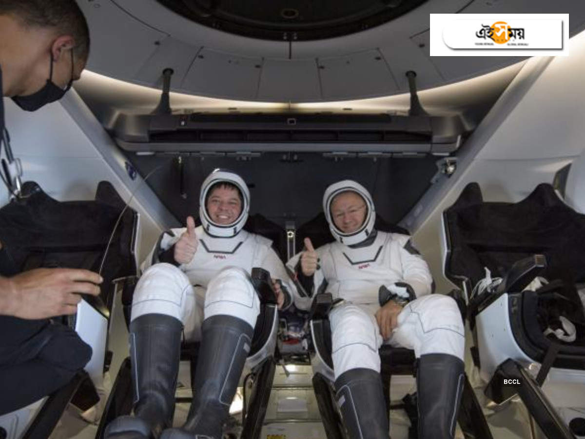 spacex capsule: মহাকাশচারীদের নিয়ে পৃথিবীতে ফিরল নাসার SpaceX ক্যাপসুল, দেখুন অবতরণের ভিডিয়ো – spacex capsule with nasa astronauts makes splashdown in gulf of mexico