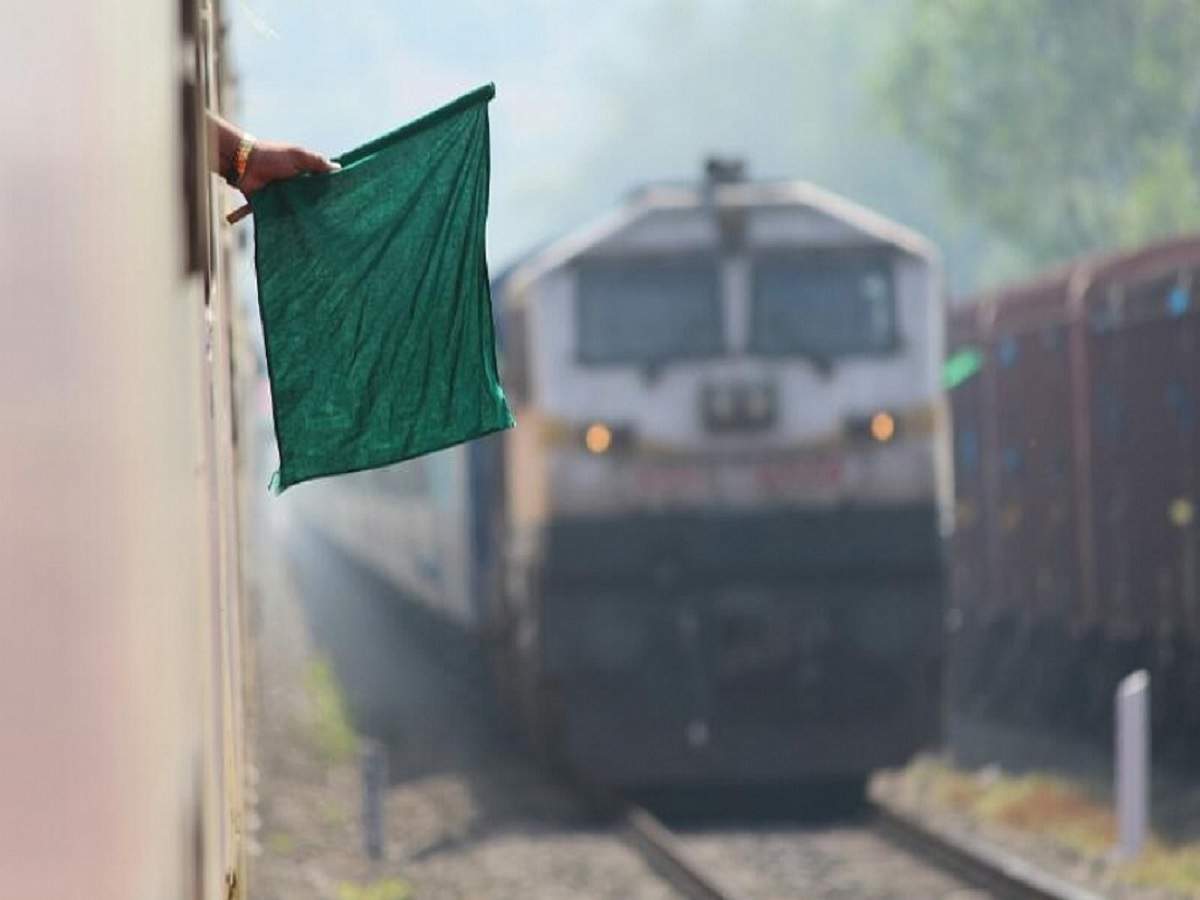 Train cancel: রেলের ‘অভ্যন্তরীণ মেমো’ ফাঁস হওয়ায় বিভ্রান্তি, ৩০ সেপ্টেম্বর পর্যন্ত ট্রেন বাতিলের খবর ভিত্তিহীন – rail ministry clarified that no new circular issued regarding cancellation of regular train services till 30 september