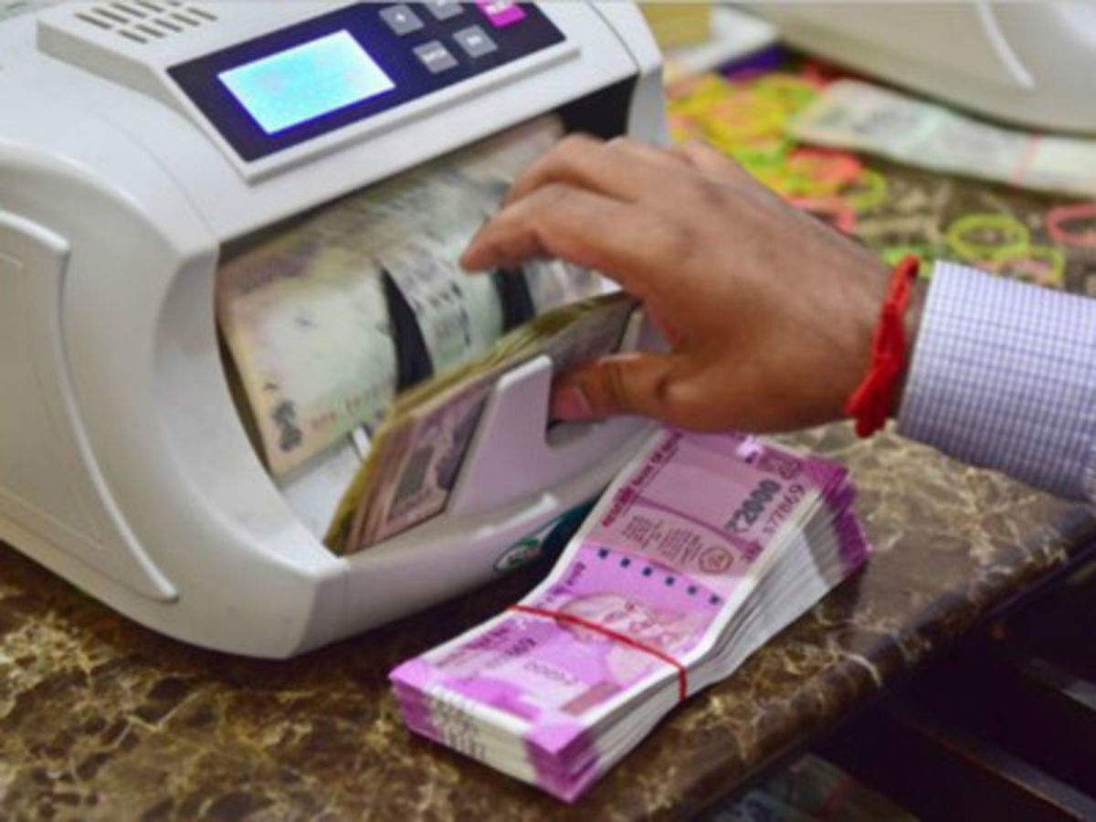 fixed deposits: FD-তে ক্রমশ সুদ কমায় চিন্তিত? ETMONEY-তে 7.35% পর্যন্ত সুদের আশ্বাস! – don’t worry, you can still get up to 7.35% on etmoney