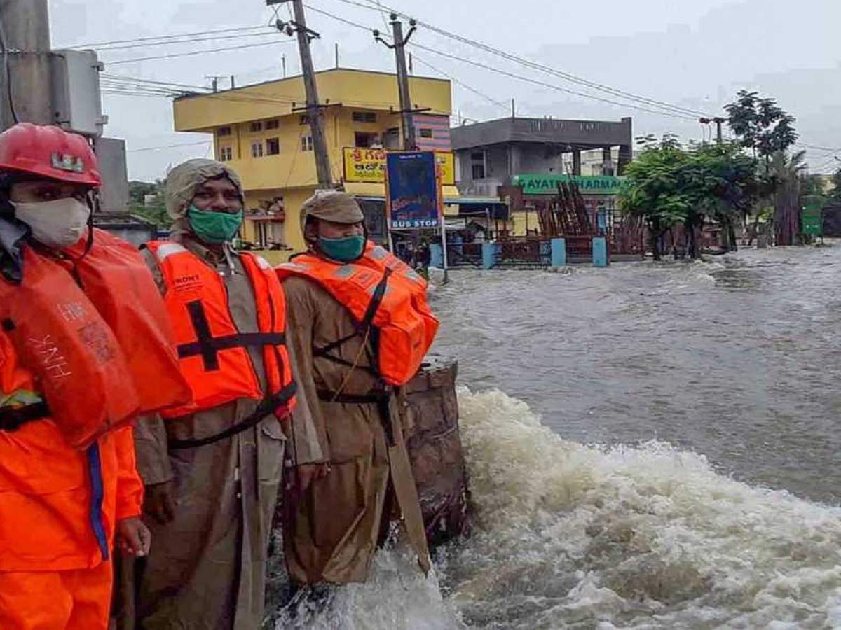 weather forecast: ওডিশা-তেলেঙ্গানায় আজও ভারী বৃষ্টির পূর্বাভাস, মহারাষ্ট্রের ২ জেলায় রেড অ্যালার্ট – imd issues red alert for pune and satara districts of maharashtra