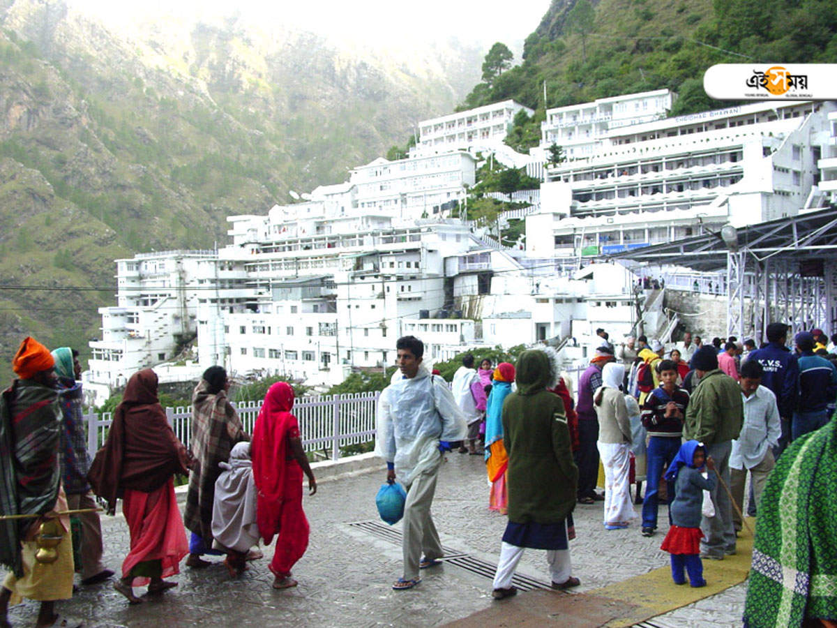 Vaishno Devi temple: করোনা আবহেই খুলে গেল বৈষ্ণোদেবী মন্দিরের দরজা – vaishno devi temple reopens after 5 months