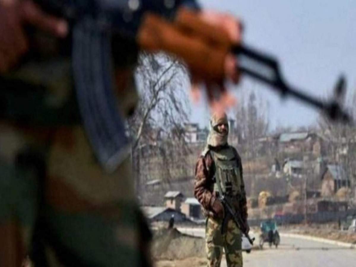 Kashmir News: বরামুলা এনকাউন্টারের কয়েক ঘণ্টার মধ্যে কুলগামের CRPF শিবিরে জঙ্গি হামলা, জখম জওয়ান – hours after baramulla encounter, militants open fire on crpf camp in kulgam, 1 jawan injured