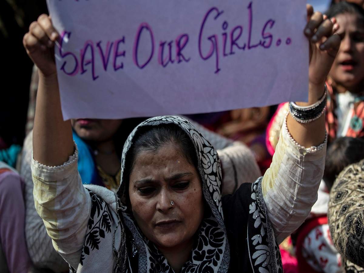 UP rape case: এ বার যোগীর গোরক্ষপুরেই সপ্তম শ্রেণির ছাত্রীকে ধর্ষণ, অভিযুক্ত স্কুলের ম্যানেজার – class seven girl student raped by school manager in up’s gorakhpur