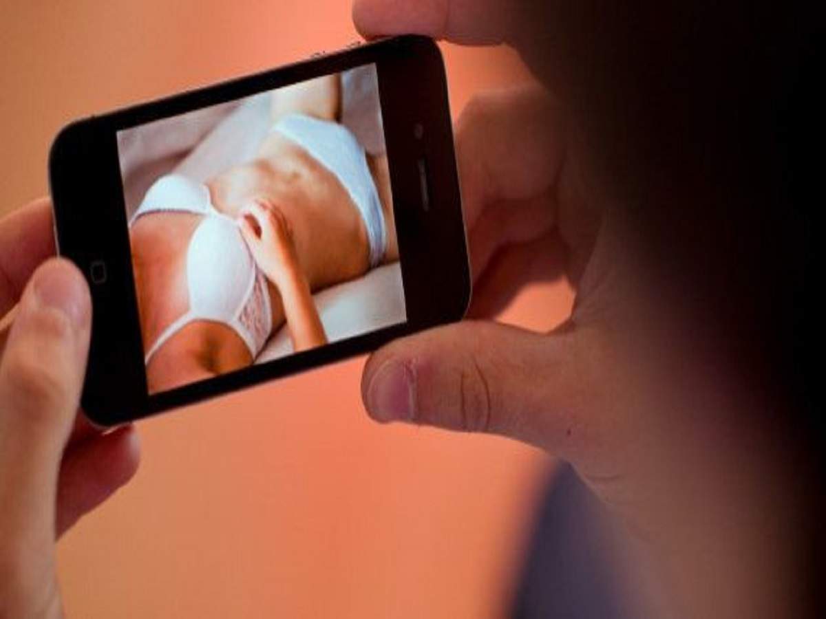 Porn OTT service: মধ্যপ্রদেশে পর্ন সাইট র‍্যাকেটে পাক-যোগ, পুলিশের জালে সফটওয়্যার ইঞ্জিনিয়র-সহ ৬ – men run porn ott service with help of pakistan man, 6 arrested in madhya pradesh