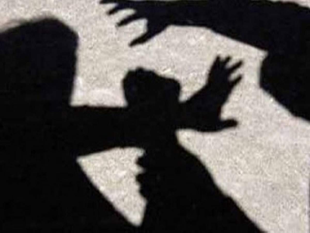 husband set fire to wife: জ্বরে পুড়ছে শরীর-রান্না করতে অপারগ, রাগে স্ত্রীর গায়ে আগুন ধরাল স্বামী! – inability to cook for fever, husband set fire to his wife in howrah’s belur