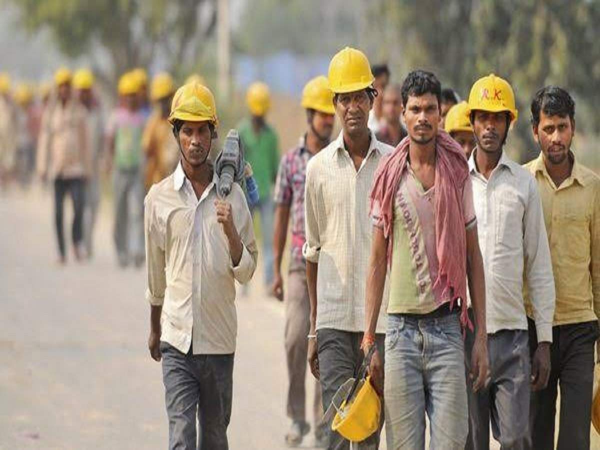 labour law: শ্রমিকের বদলে মালিকপক্ষকে বাড়তি সুবিধা? শীঘ্রই শ্রম আইনে আমূল বদল কেন্দ্রের! – will go before parliament, three labour law codes get cabinet approval