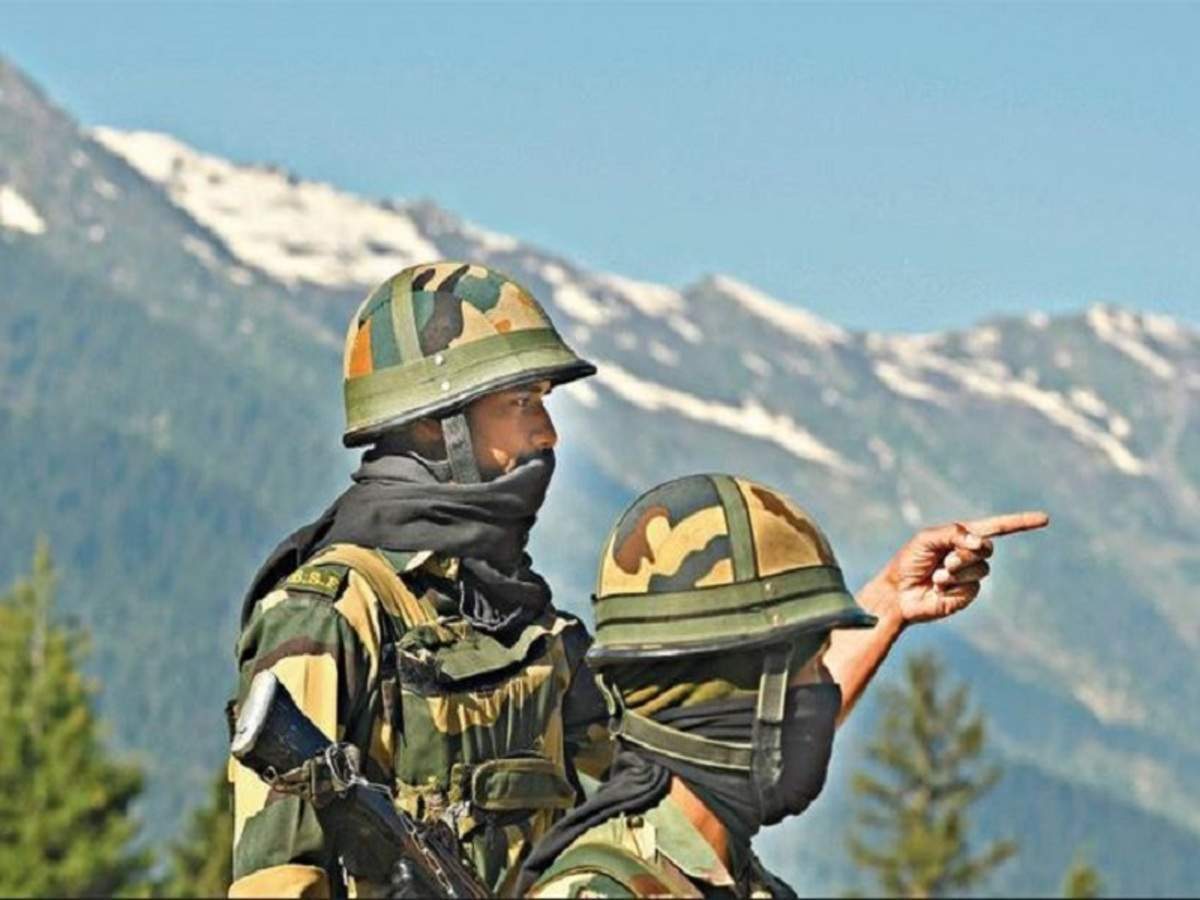 India China war: লাদাখে চড়ছে পারদ, সীমান্তে বোমারু-এয়ার ডিফেন্স মিসাইল মোতায়েন করল চিন – china has been mobilising forces from different parts of the country to the plateau region amid border tensions with india, the report claimed