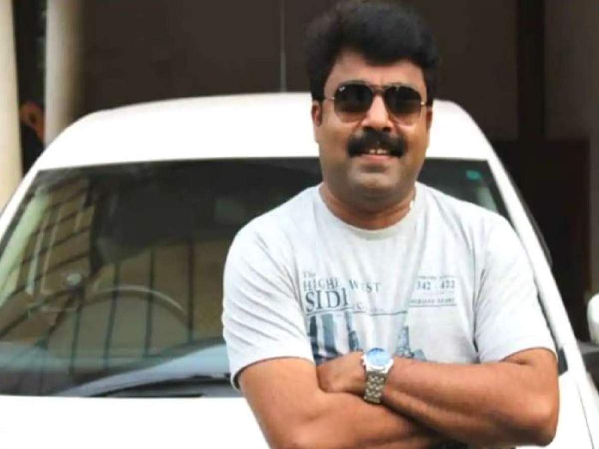 Prabeesh Chakkalakkal died: শ্যুটিং চলাকালীন আচমকা মৃত্যু, ৪৪ বছরেই শেষ জনপ্রিয় অভিনেতা-ডাবিং শিল্পী! – malayalam actor and dubbing artist prabeesh chakkalakkal collapsed and died during a film shooting in kerala