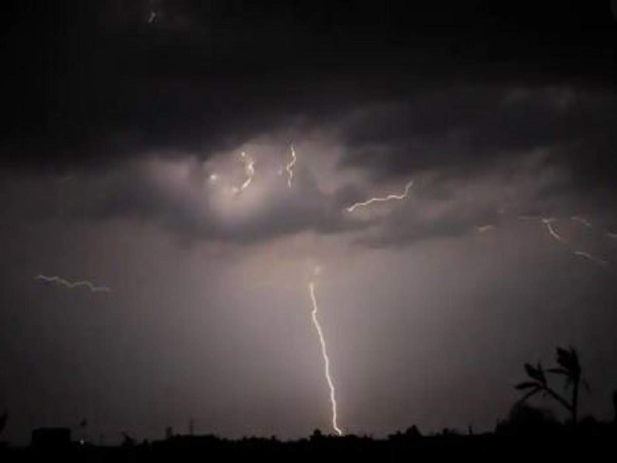 Killed in Lightning: বজ্রপাতে বিহারে মৃত্যু ১৮ জনের, উত্তরপ্রদেশে আরও ১৩ – 18 people killed in lightning strikes in bihar, 13 killed in up
