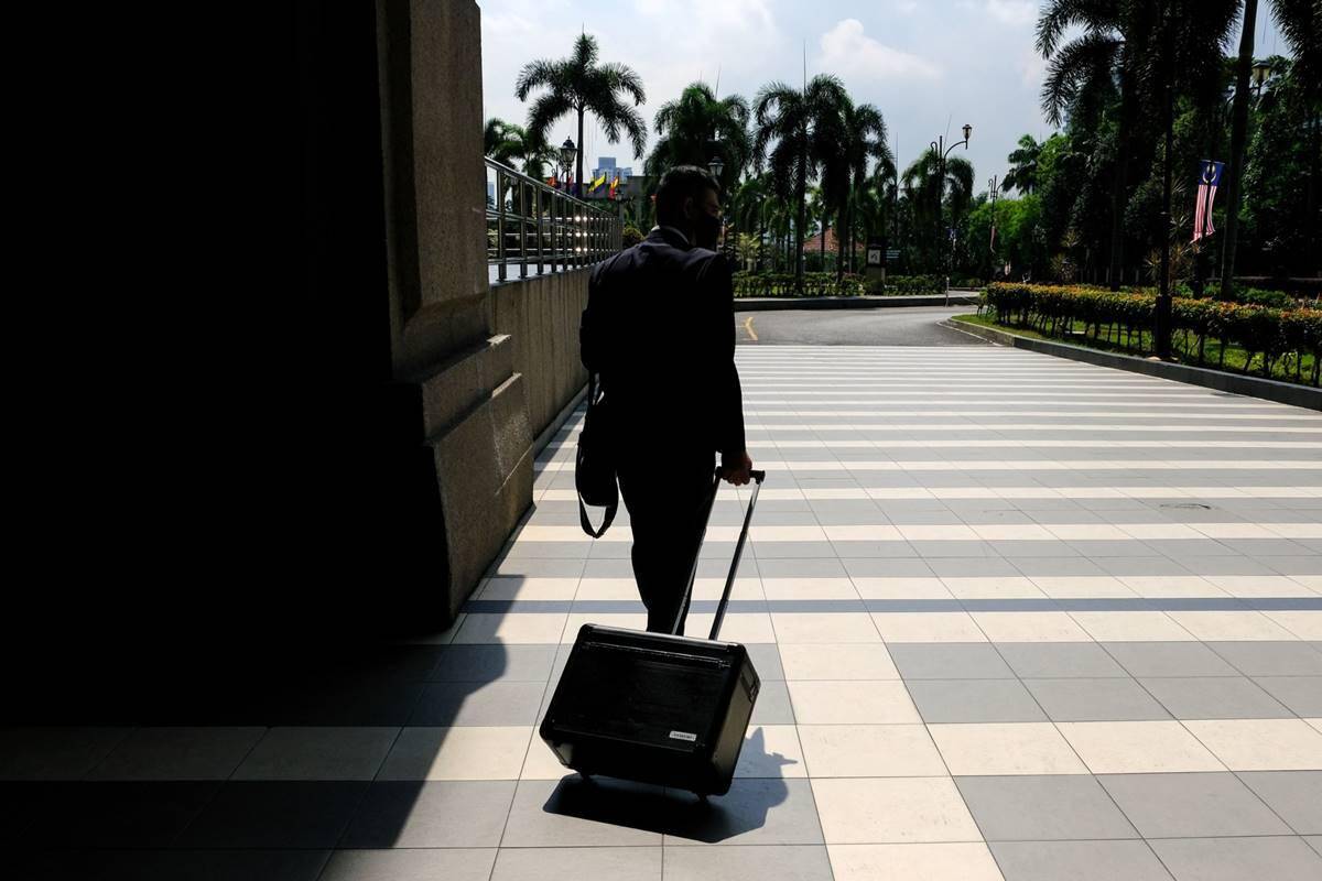 38 persons flee India after committing bank frauds