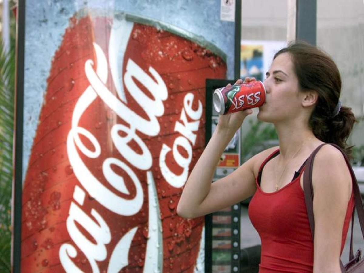 coca-cola: করোনার ধাক্কায় একলপ্তে ৪,০০০ কর্মী ছাঁটাই করবে কোকা-কোলা – coca-cola to cut thousands of jobs as covid-19 hits sales