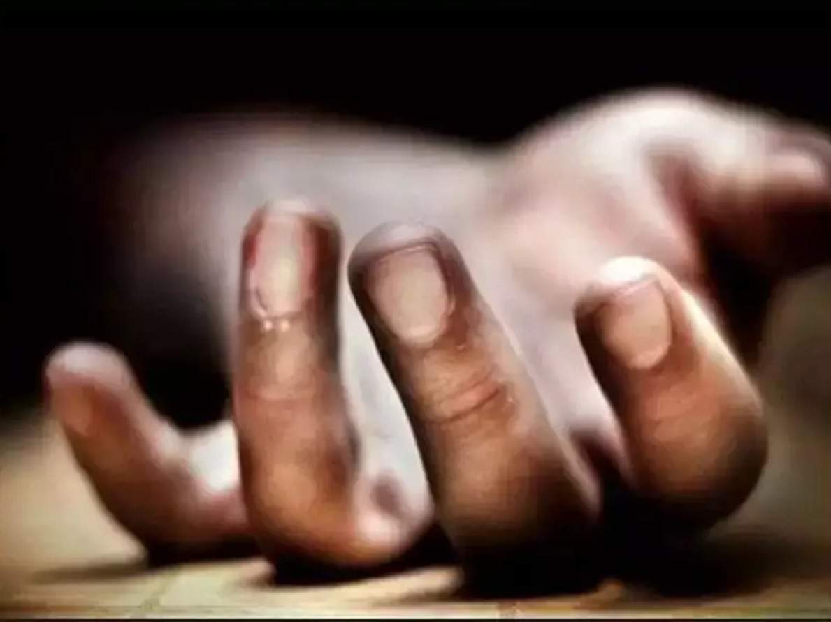 saltlake suicide: সল্টলেকে আত্মহত্যা! বাড়ি থেকে উদ্ধার ঝুলন্ত দেহ – unnatural death in saltlake, man’s hanging body recovered from his home