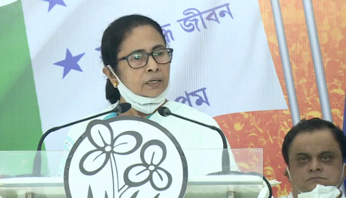 Mamata Banerjee: ছাত্রছাত্রীরা রাজনীতিতে সেভাবে এগিয়ে আসছে না