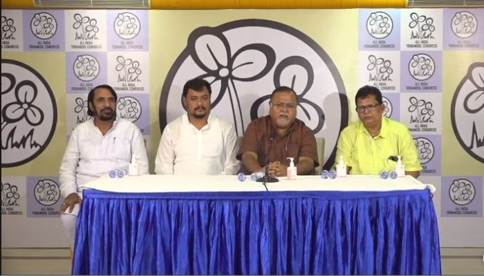 একে একে একাত্তর, কালিয়াগঞ্জের বিধায়কের তৃণমূলে যোগ, ক্রমশ কমছে BJP-র বিধায়ক সংখ্যা / Soumen Roy joins TMC