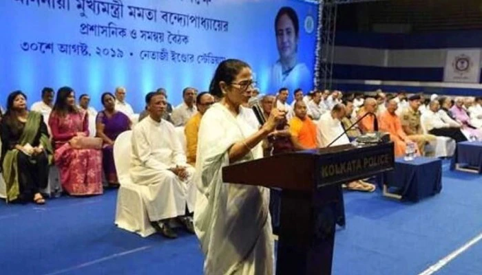 ‘নির্বাচনী বিধিভঙ্গ হয়নি’, অনুদান বিতর্কে মুখ্য নির্বাচনী আধিকারিককে চিঠি স্বরাষ্ট্রসচিবের